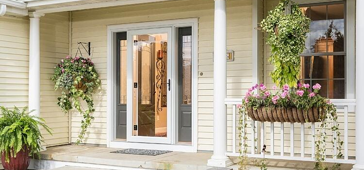 screen door installation in North Lauderdale