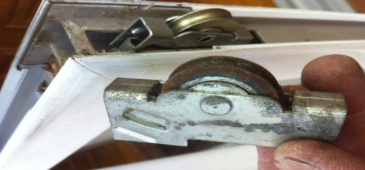 screen door roller repair in North Lauderdale